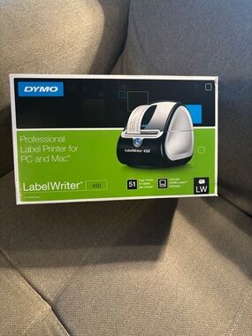 Dymo LabelWriter 450 in Black, White and Green Box Art
